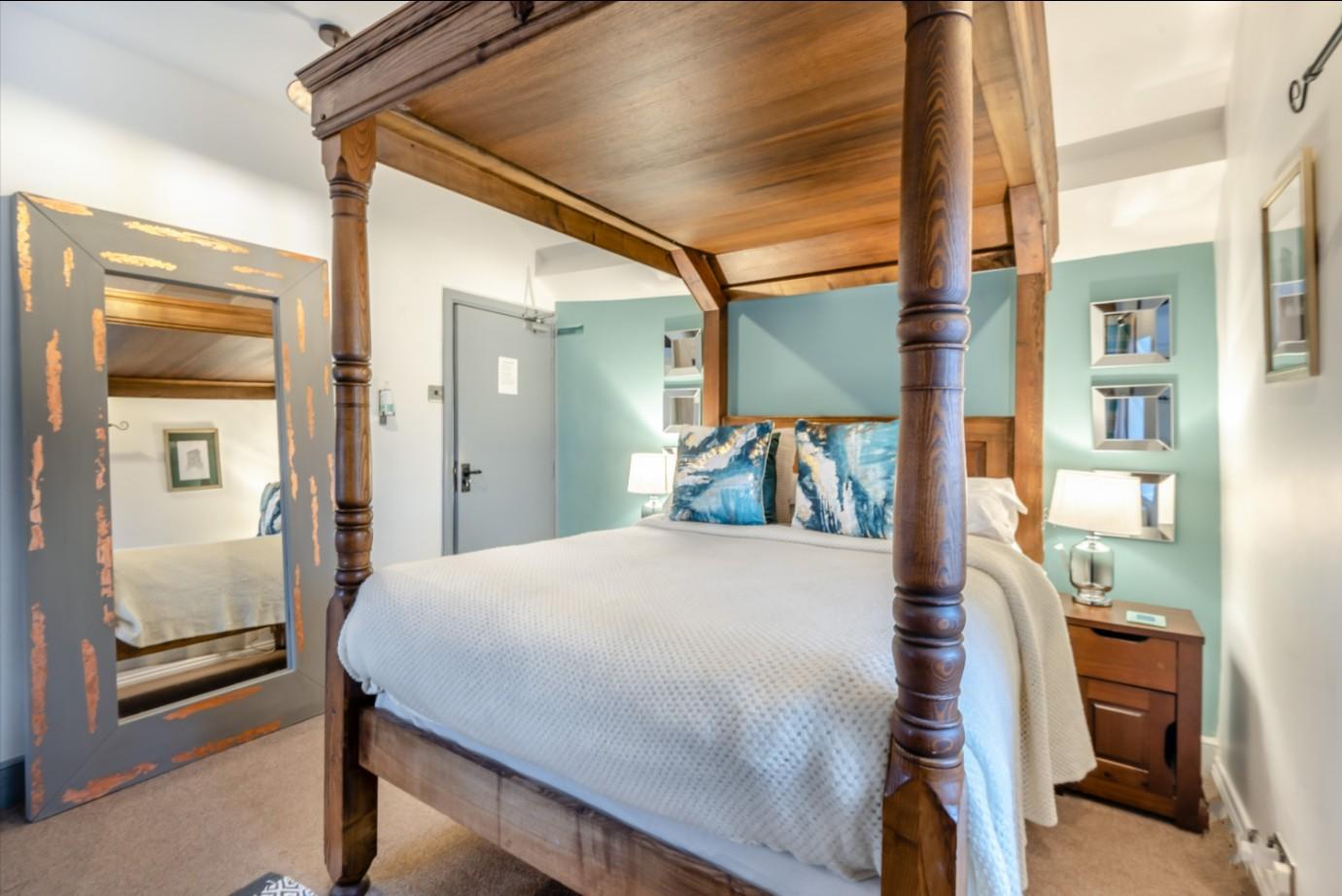 Room 6 - Image 1